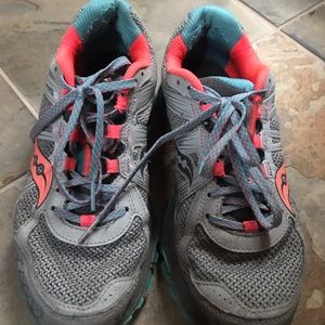 Saucony Trail Running Shoes size 8